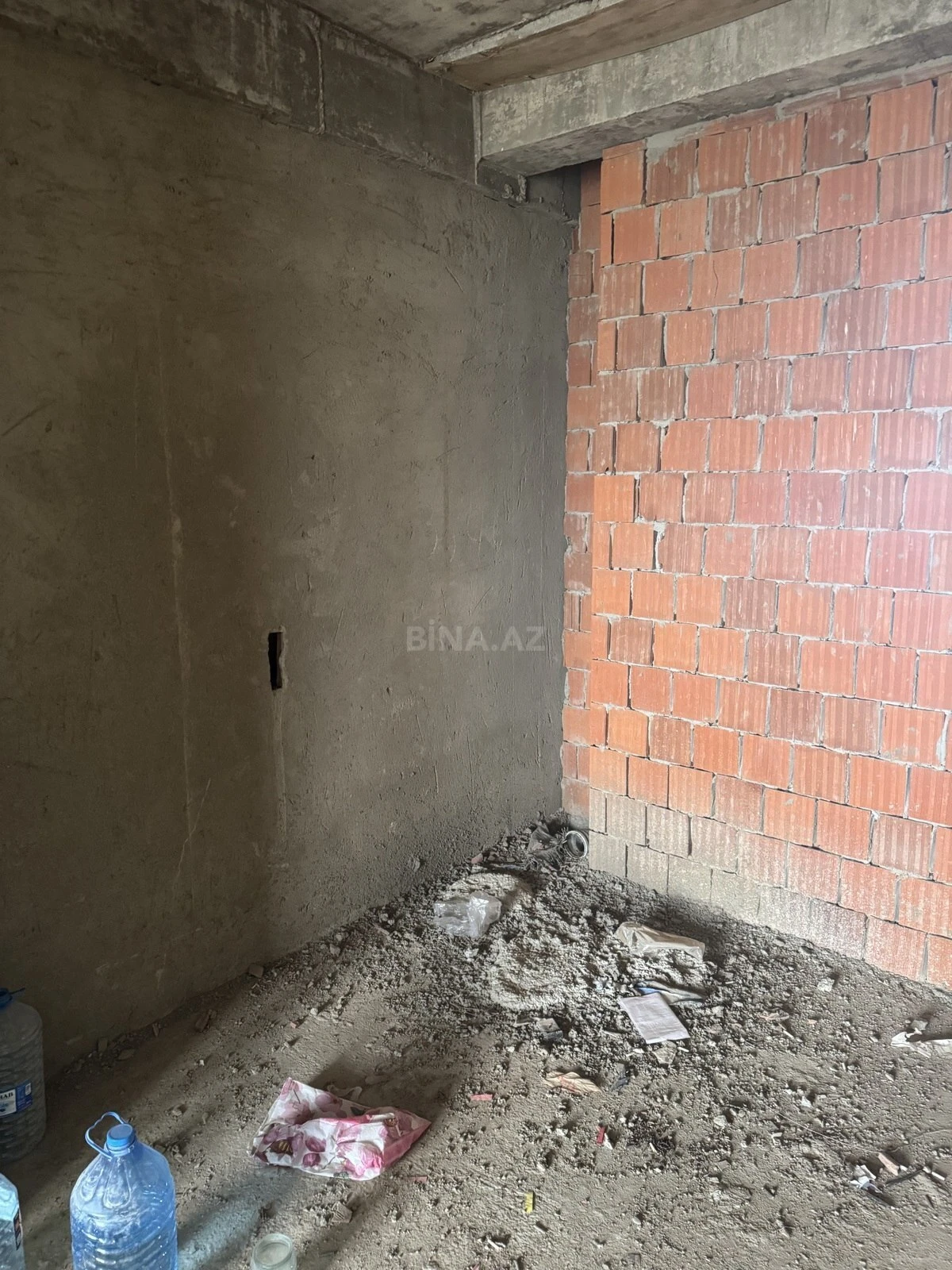 Satılır 3 otaqlı mənzil 140 m²