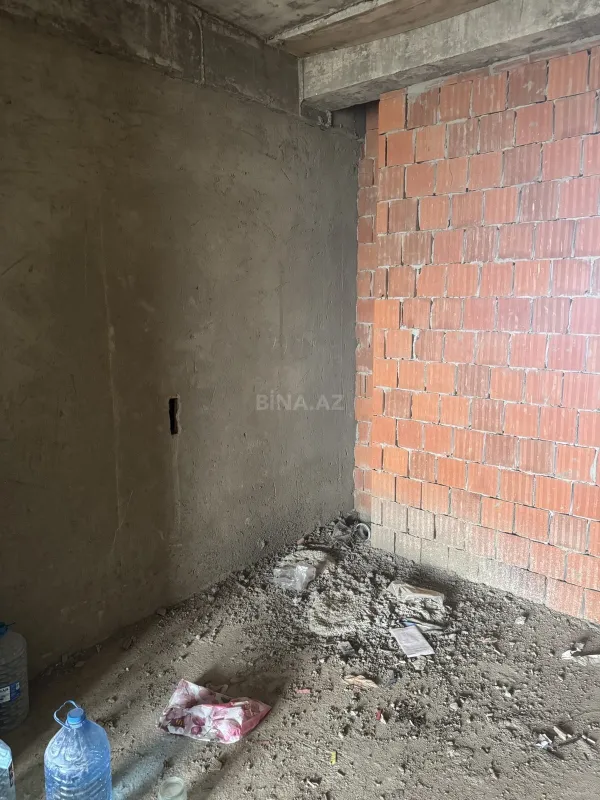 Satılır 3 otaqlı mənzil 140 m²