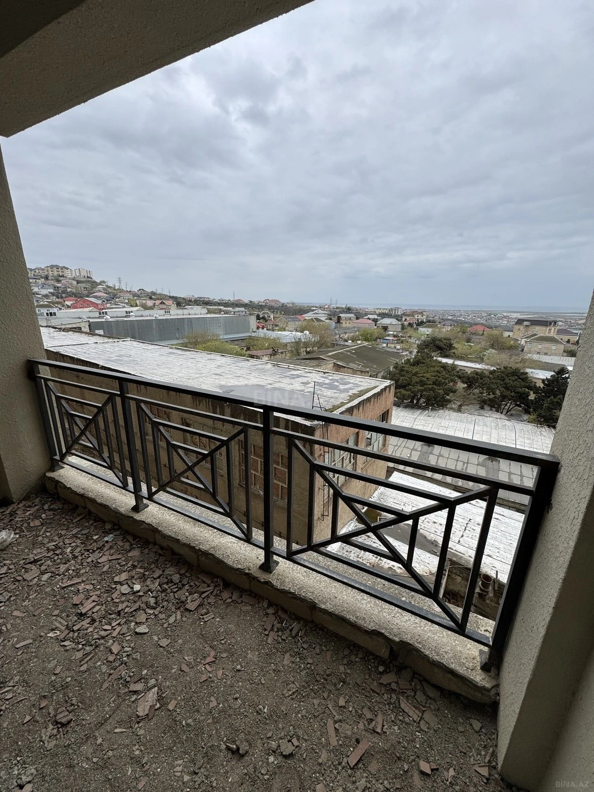 Satılır 3 otaqlı mənzil 140 m²