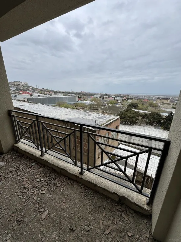 Satılır 3 otaqlı mənzil 140 m²