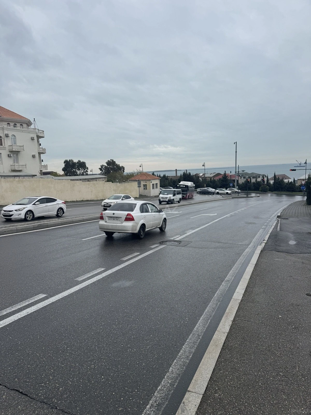 Satılır 3 otaqlı mənzil 140 m²