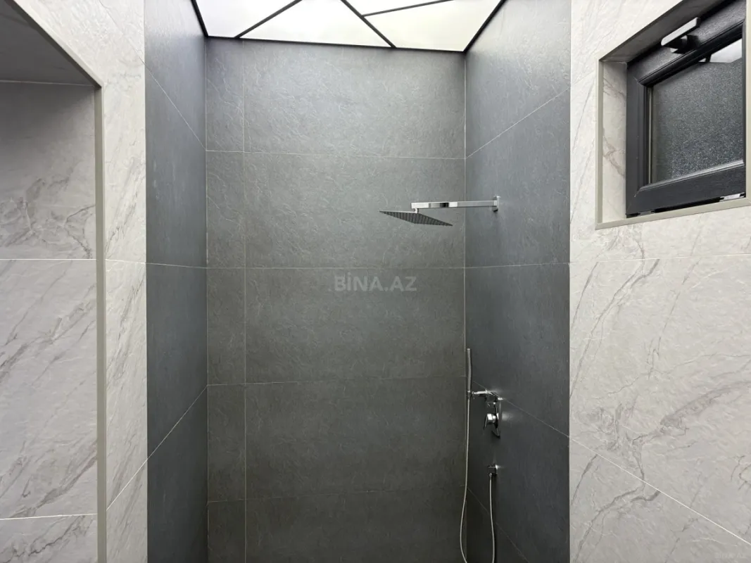 Satılır 5 otaqlı həyət evi 202 m²