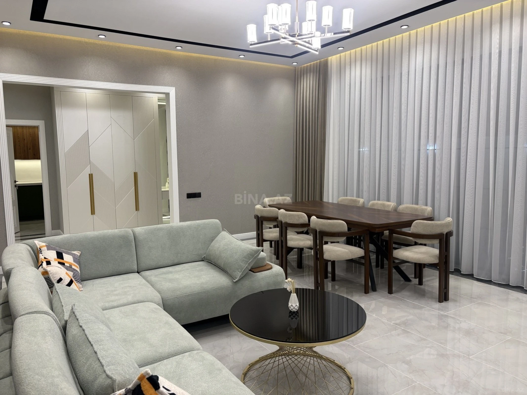 Satılır 5 otaqlı həyət evi 202 m²
