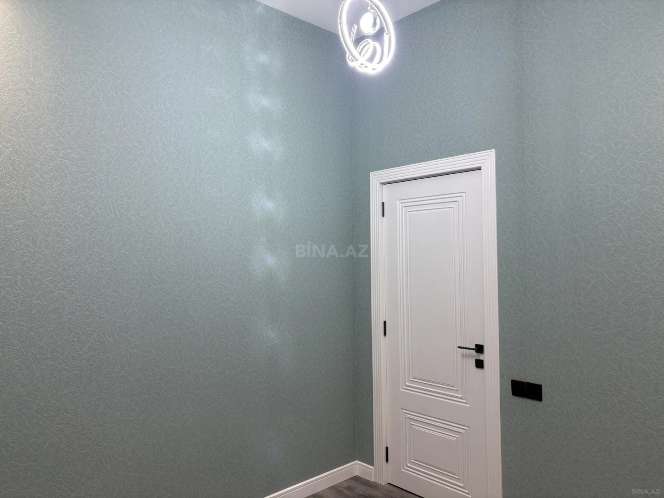 Satılır 5 otaqlı həyət evi 202 m²