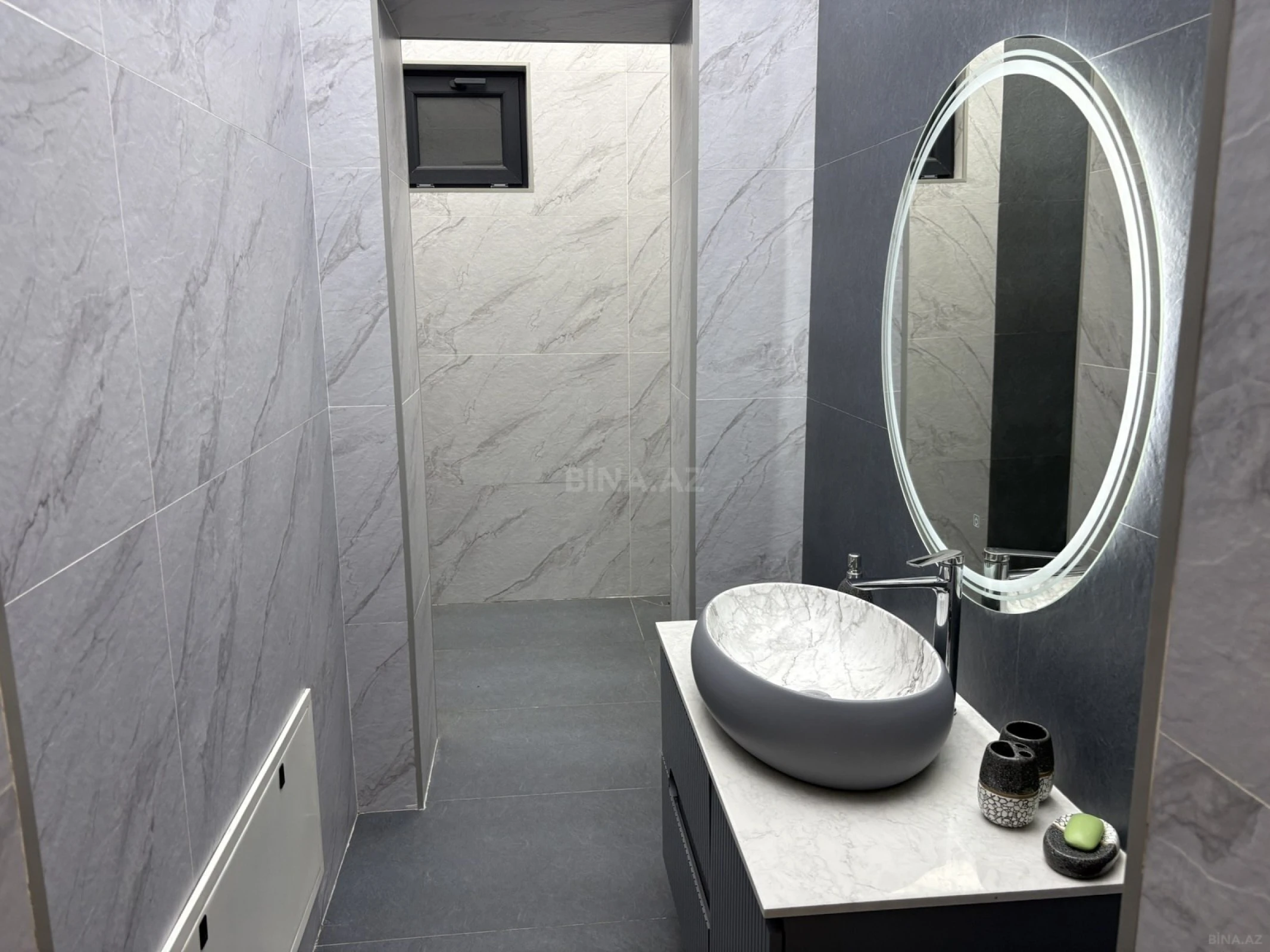 Satılır 5 otaqlı həyət evi 202 m²