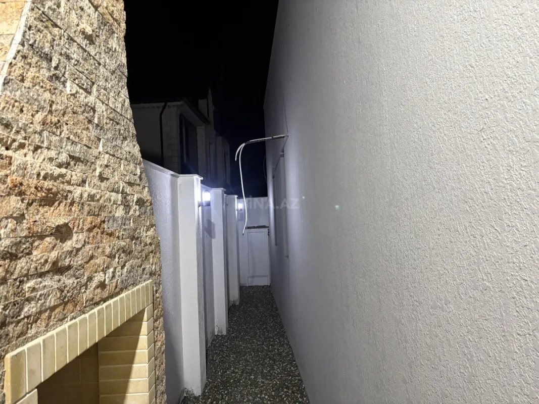 Satılır 5 otaqlı həyət evi 202 m²