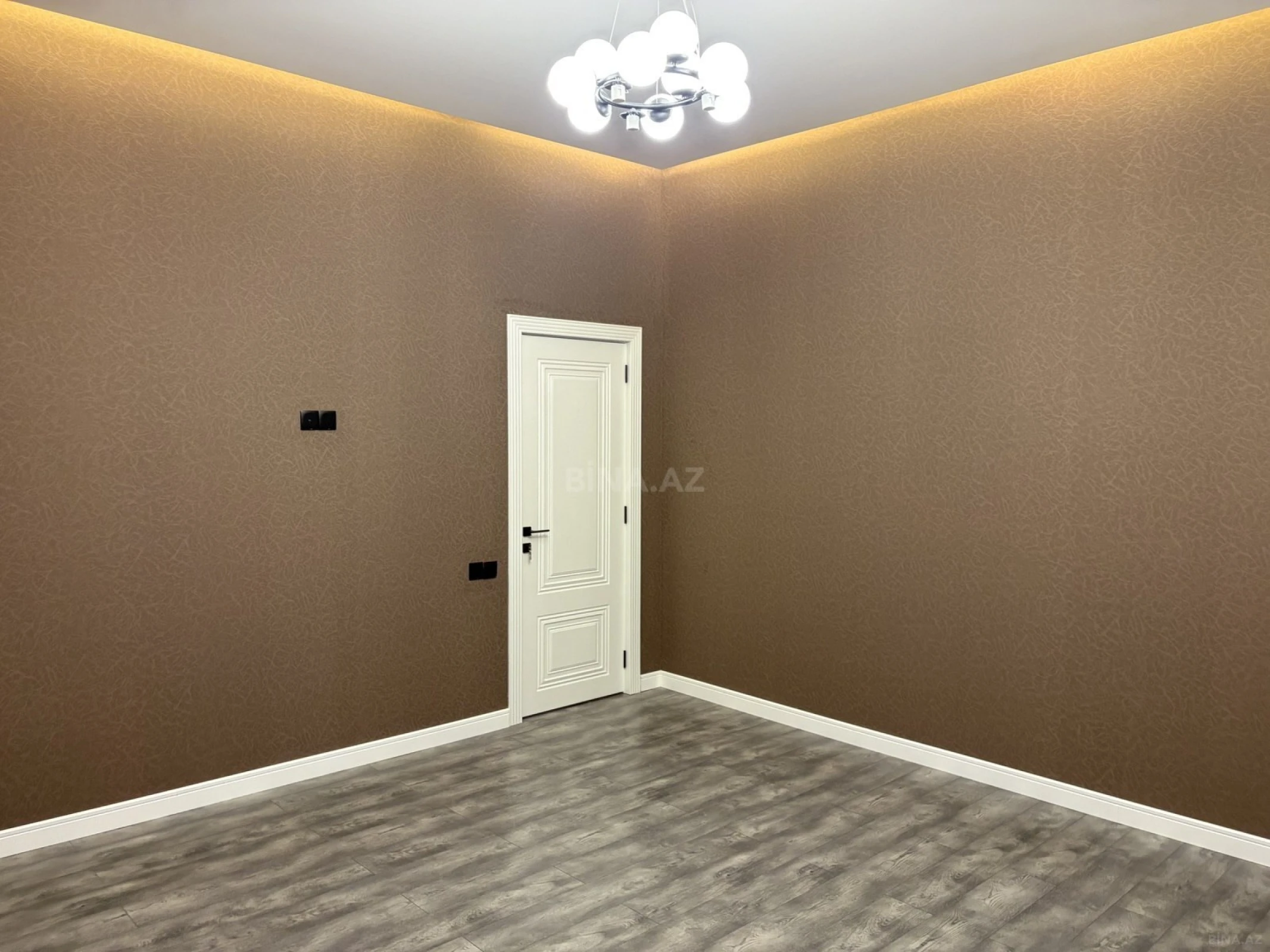 Satılır 5 otaqlı həyət evi 202 m²