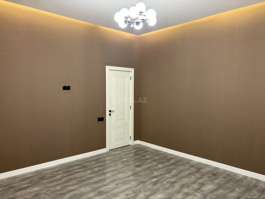Satılır 5 otaqlı həyət evi 202 m²