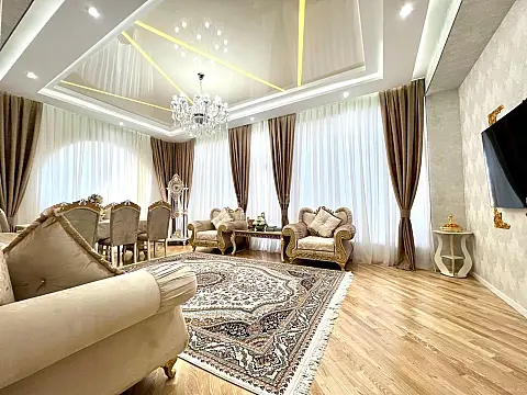 Satılır 5 otaqlı mənzil 500 m²