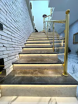 Satılır 5 otaqlı mənzil 500 m²