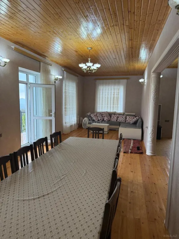 Satılır 8 otaqlı həyət evi 226 m²