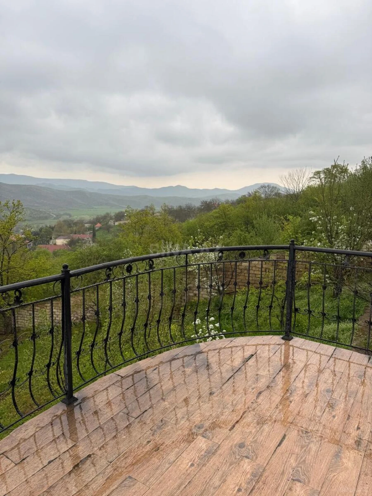 Satılır 8 otaqlı həyət evi 226 m²