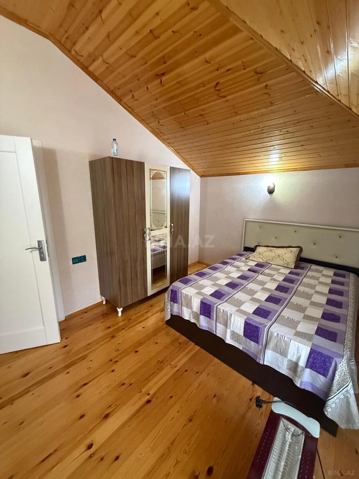 Satılır 8 otaqlı həyət evi 226 m²