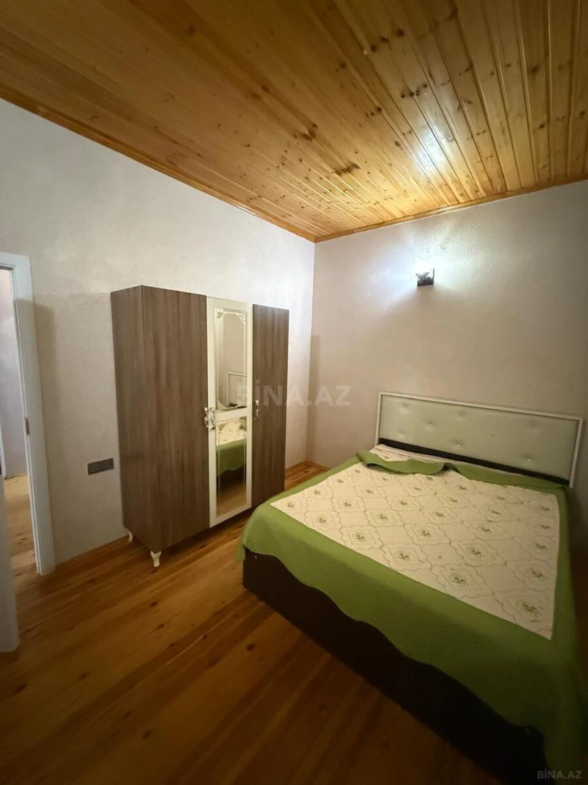 Satılır 8 otaqlı həyət evi 226 m²