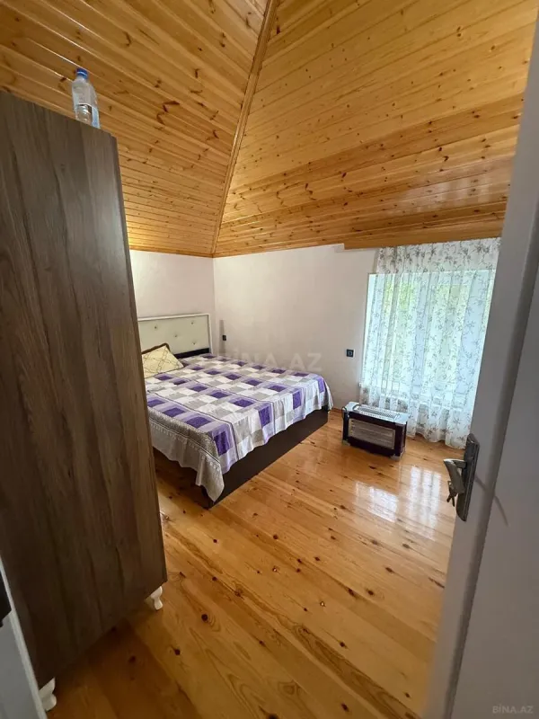 Satılır 8 otaqlı həyət evi 226 m²