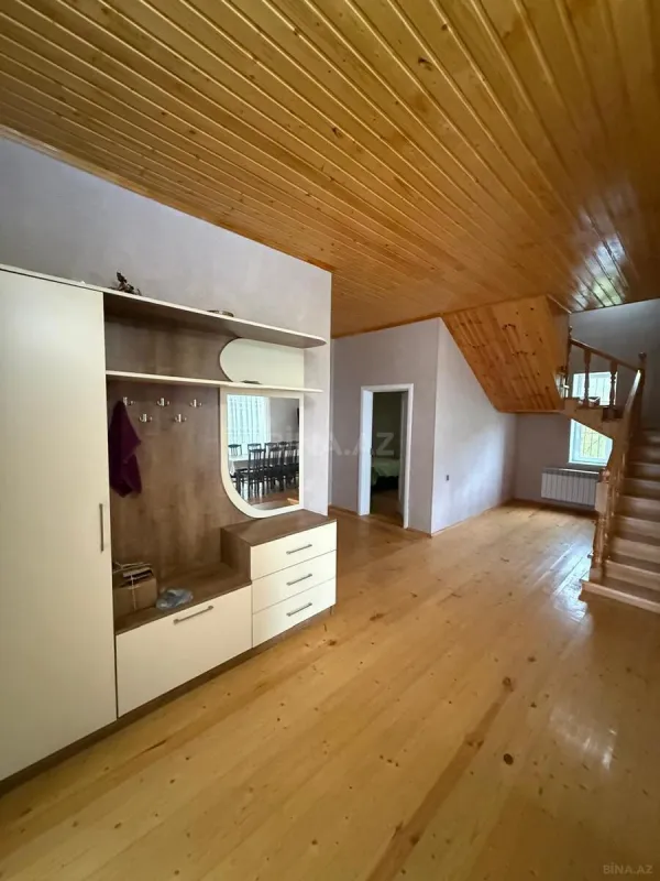 Satılır 8 otaqlı həyət evi 226 m²