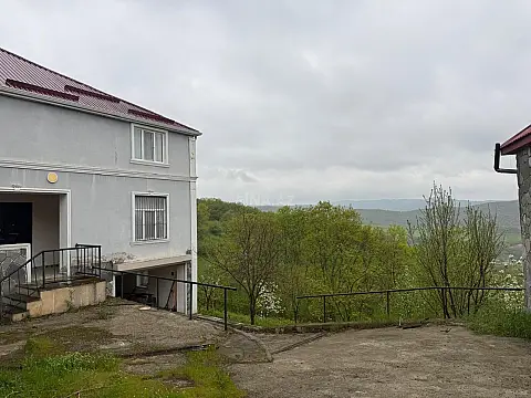 Satılır 8 otaqlı həyət evi 226 m²