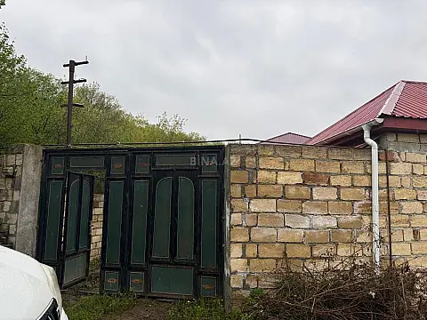 Satılır 8 otaqlı həyət evi 226 m²