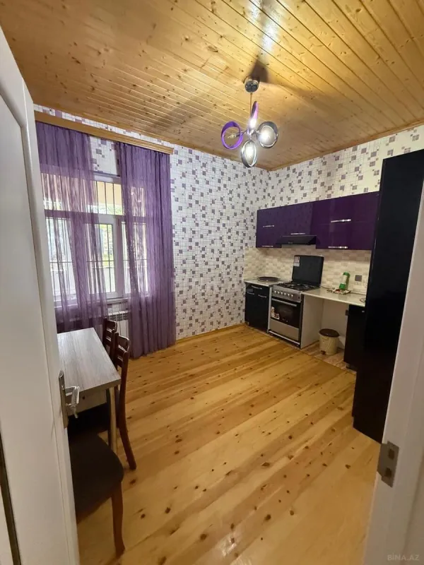 Satılır 8 otaqlı həyət evi 226 m²