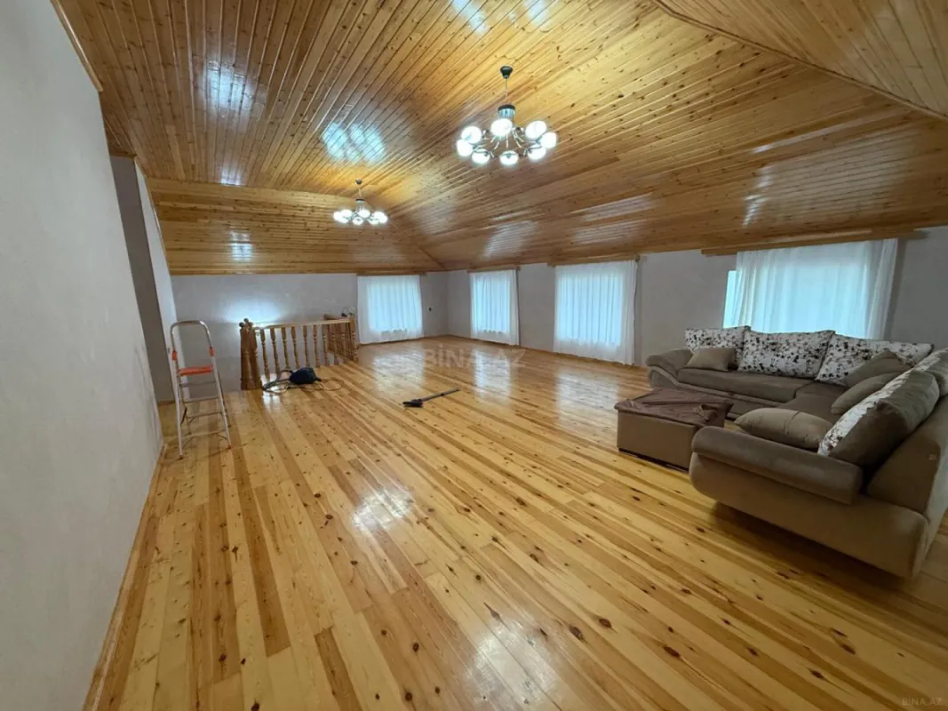 Satılır 8 otaqlı həyət evi 226 m²