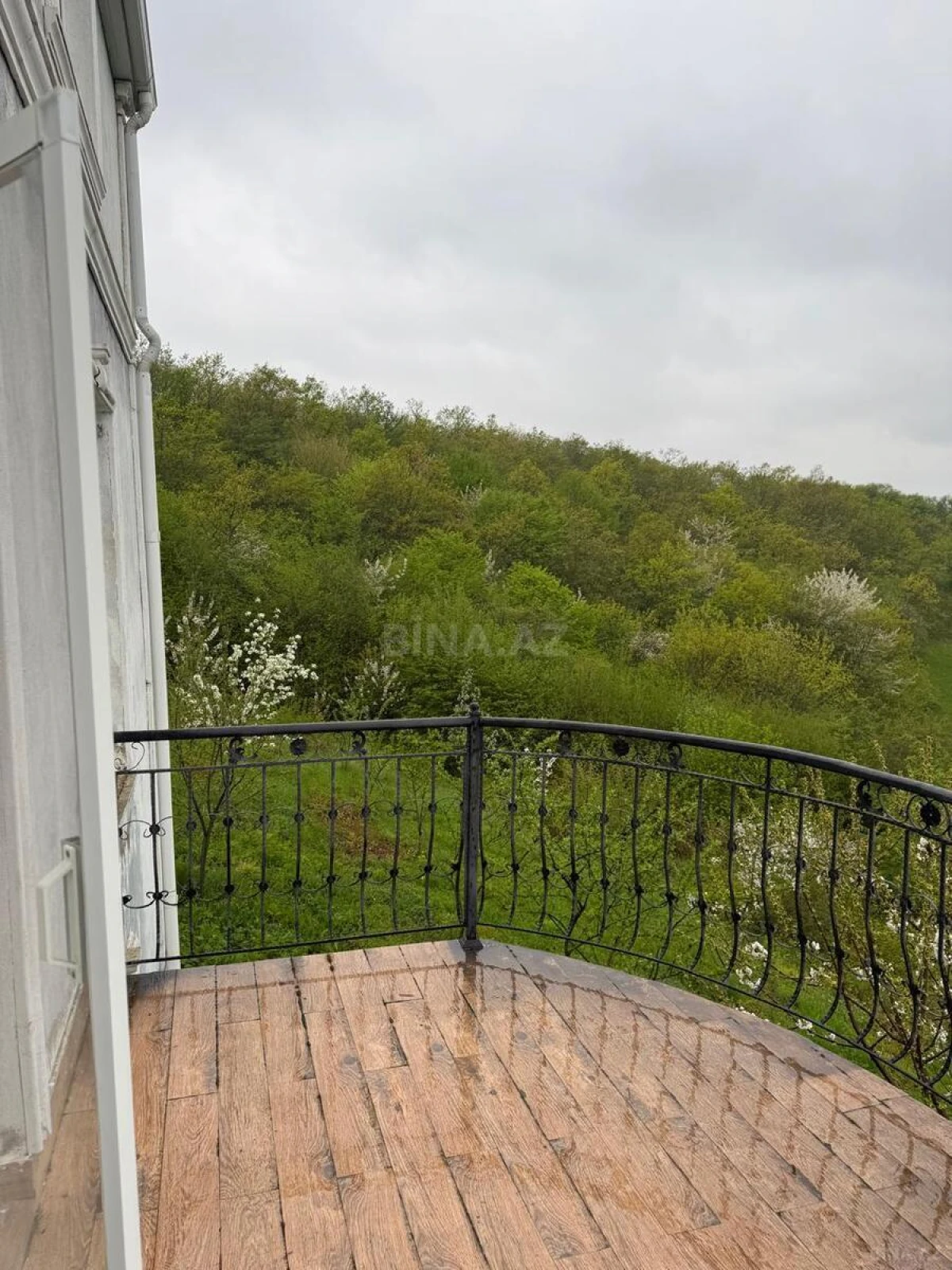 Satılır 8 otaqlı həyət evi 226 m²