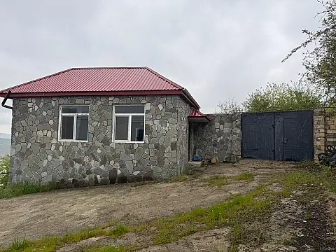 Satılır 8 otaqlı həyət evi 226 m²