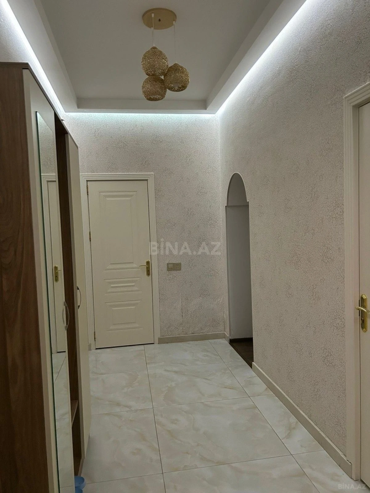Kirayə verilir 2 otaqlı mənzil 70 m²