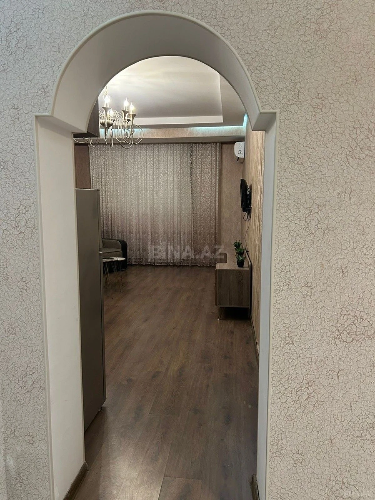Kirayə verilir 2 otaqlı mənzil 70 m²