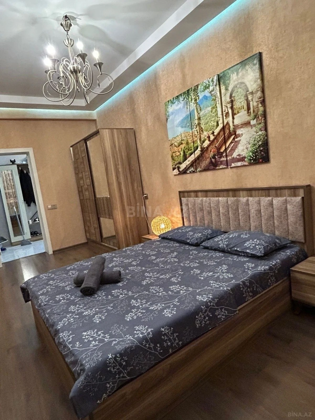 Kirayə verilir 2 otaqlı mənzil 70 m²