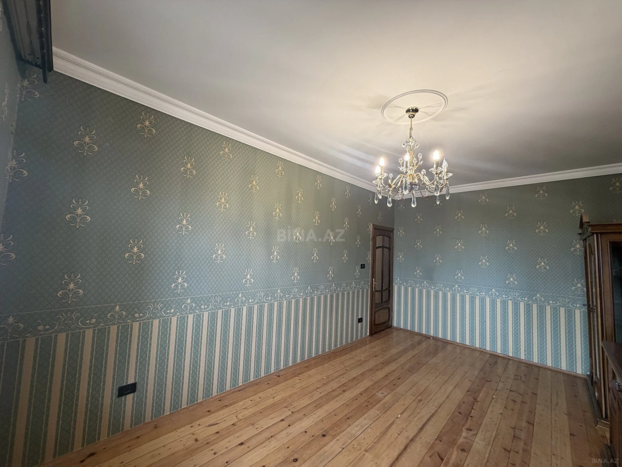 Satılır 4 otaqlı mənzil 108 m²