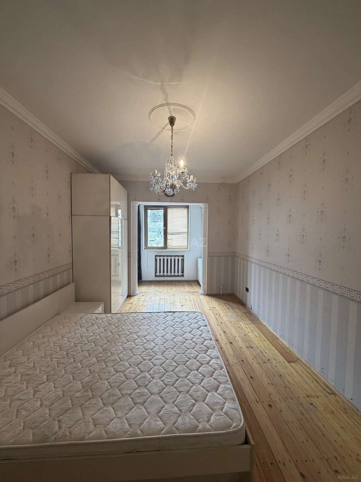 Satılır 4 otaqlı mənzil 108 m²