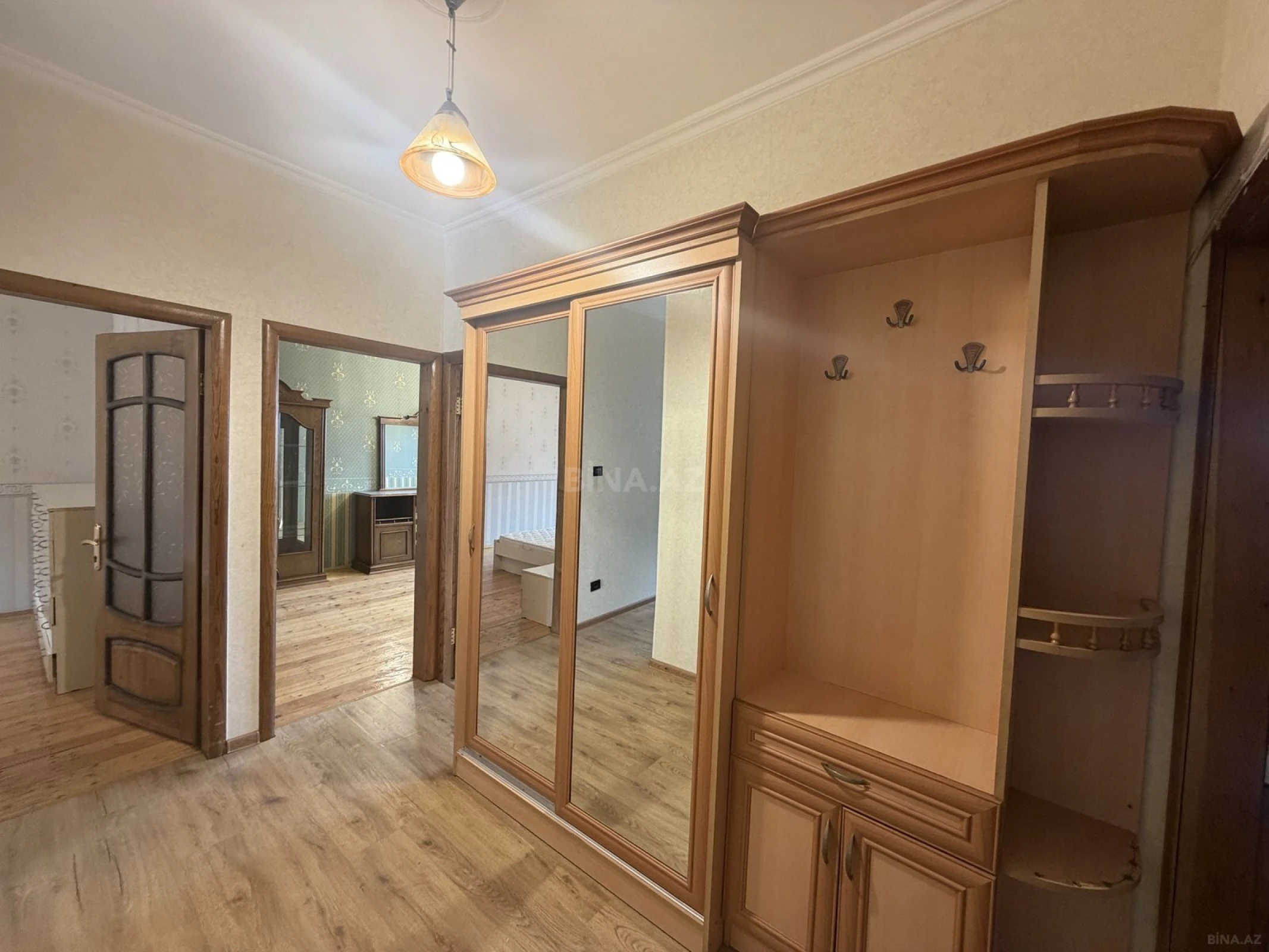 Satılır 4 otaqlı mənzil 108 m²