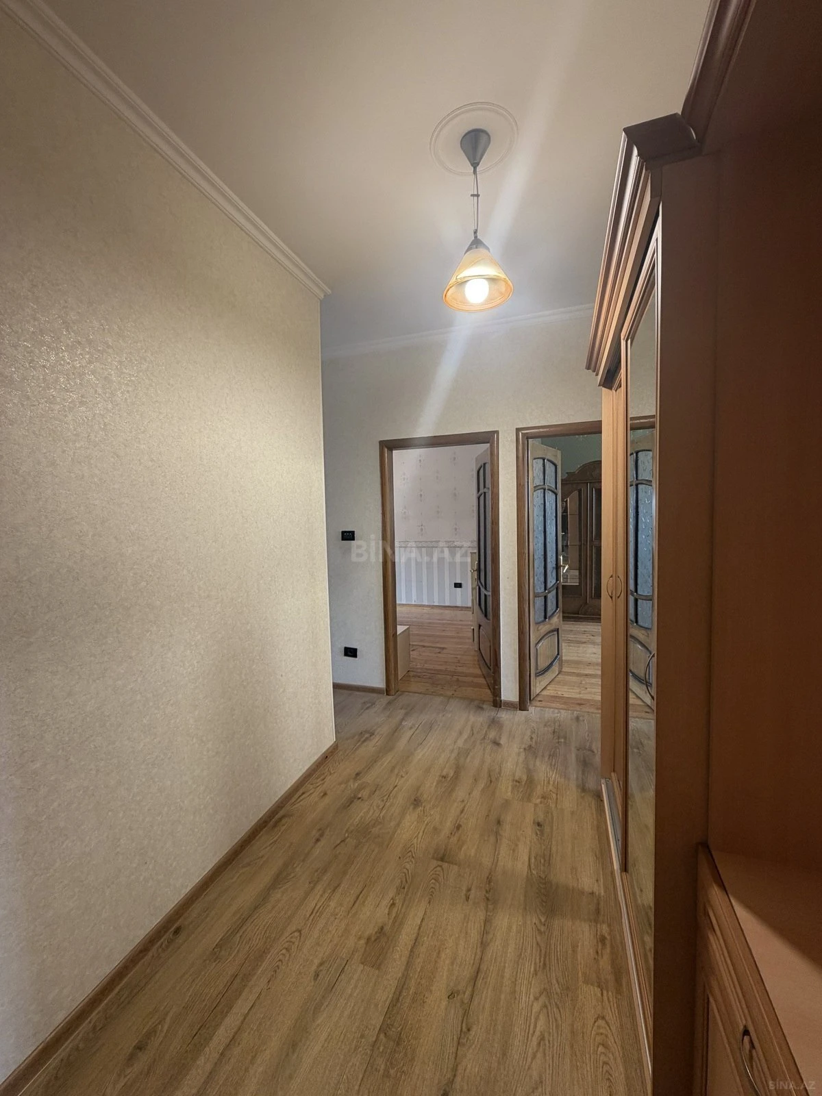 Satılır 4 otaqlı mənzil 108 m²