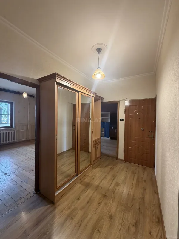 Satılır 4 otaqlı mənzil 108 m²
