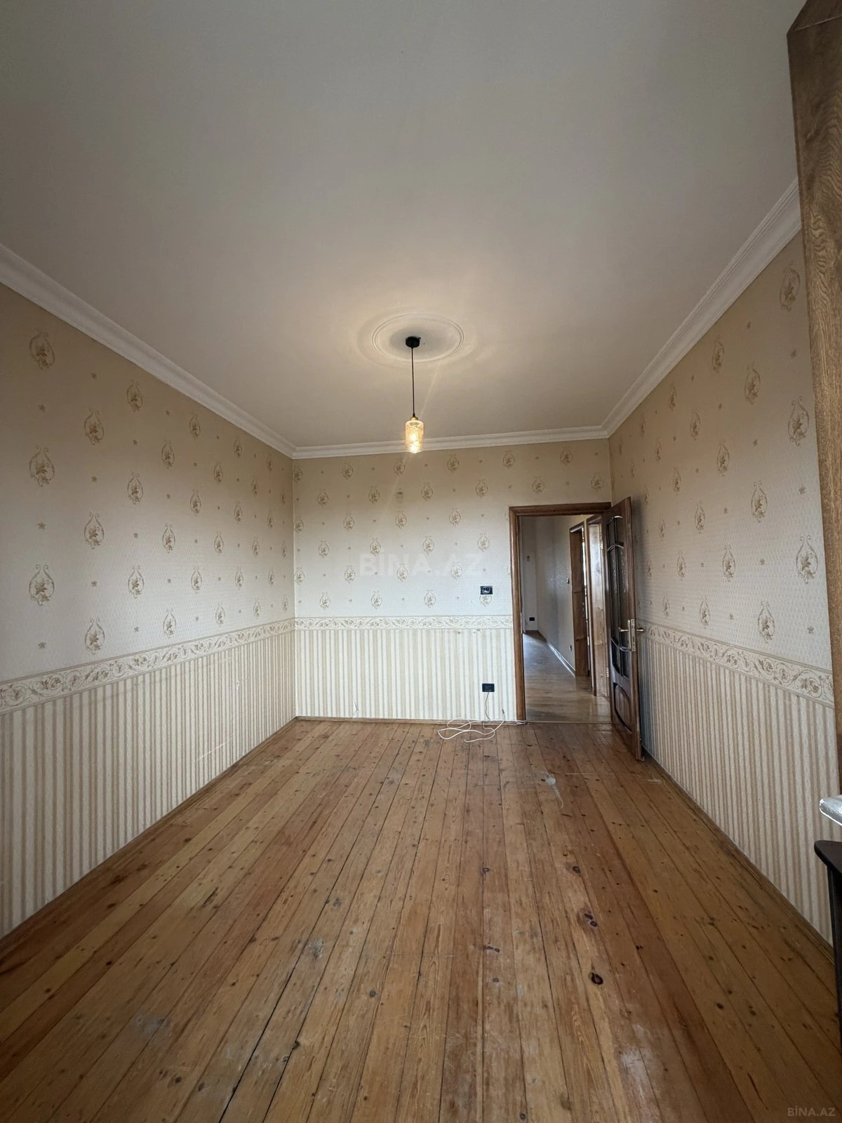 Satılır 4 otaqlı mənzil 108 m²