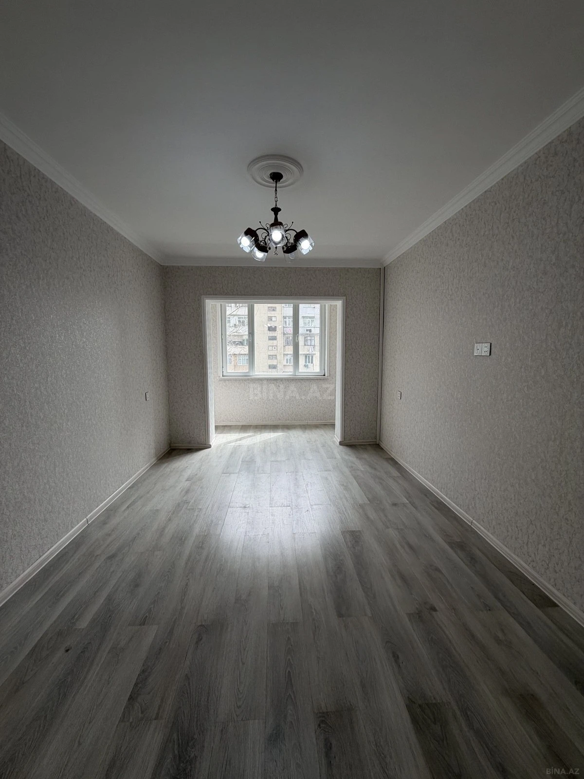 Satılır 4 otaqlı mənzil 108 m²