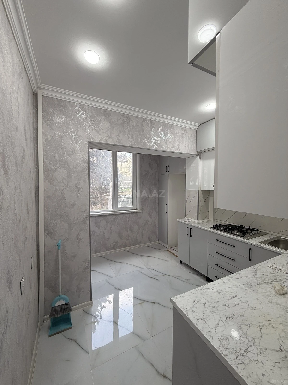 Satılır 4 otaqlı mənzil 108 m²