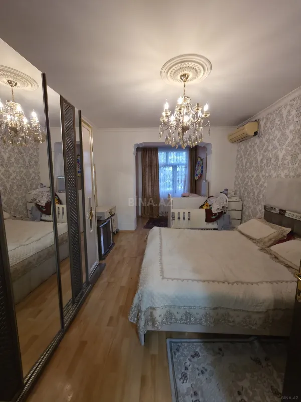 Satılır 4 otaqlı mənzil 110 m²