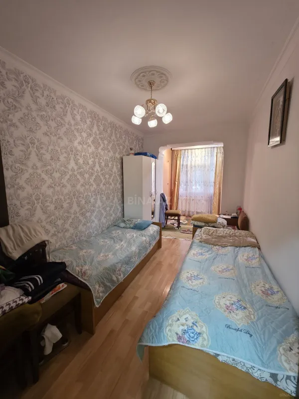 Satılır 4 otaqlı mənzil 110 m²