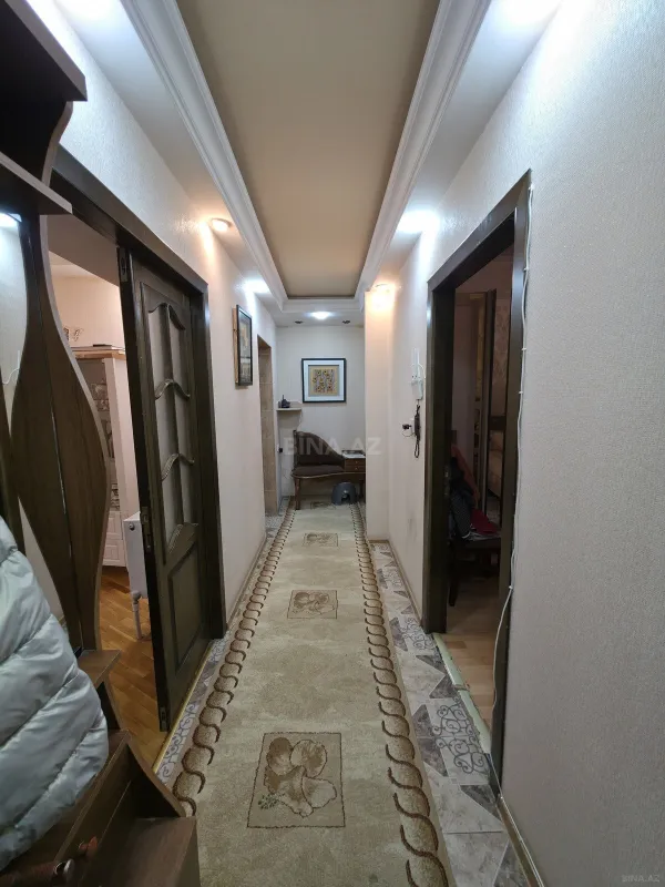 Satılır 4 otaqlı mənzil 110 m²