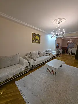 Satılır 4 otaqlı mənzil 110 m²