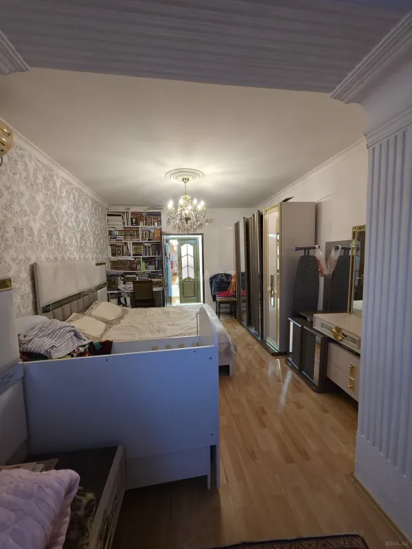 Satılır 4 otaqlı mənzil 110 m²