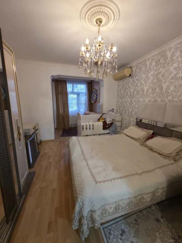 Satılır 4 otaqlı mənzil 110 m²