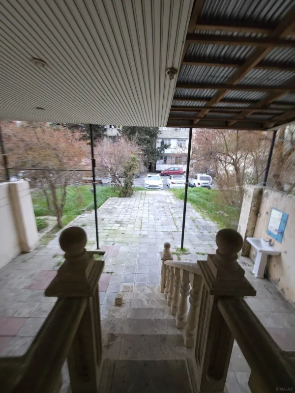 Satılır 4 otaqlı mənzil 110 m²