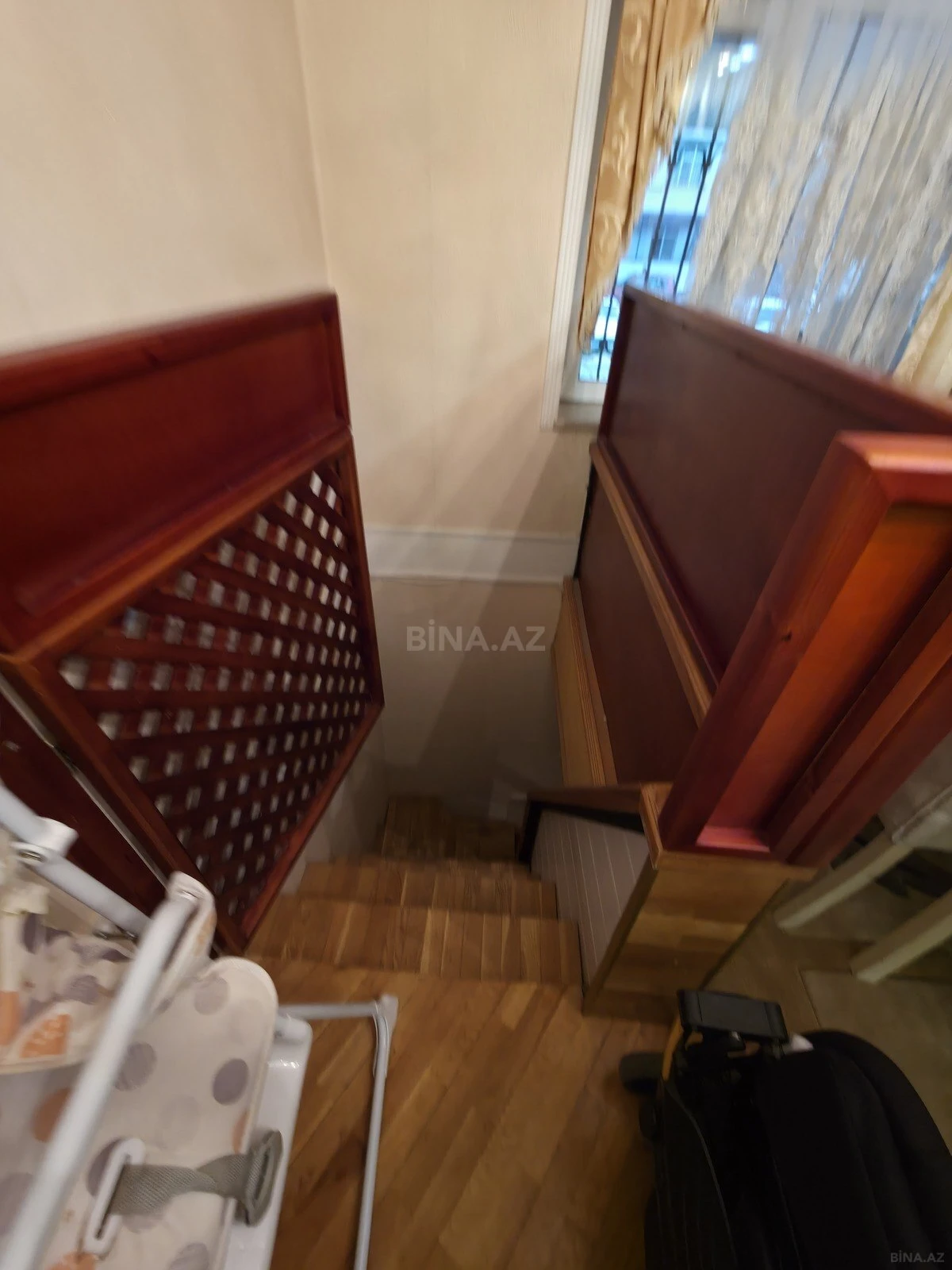 Satılır 4 otaqlı mənzil 110 m²