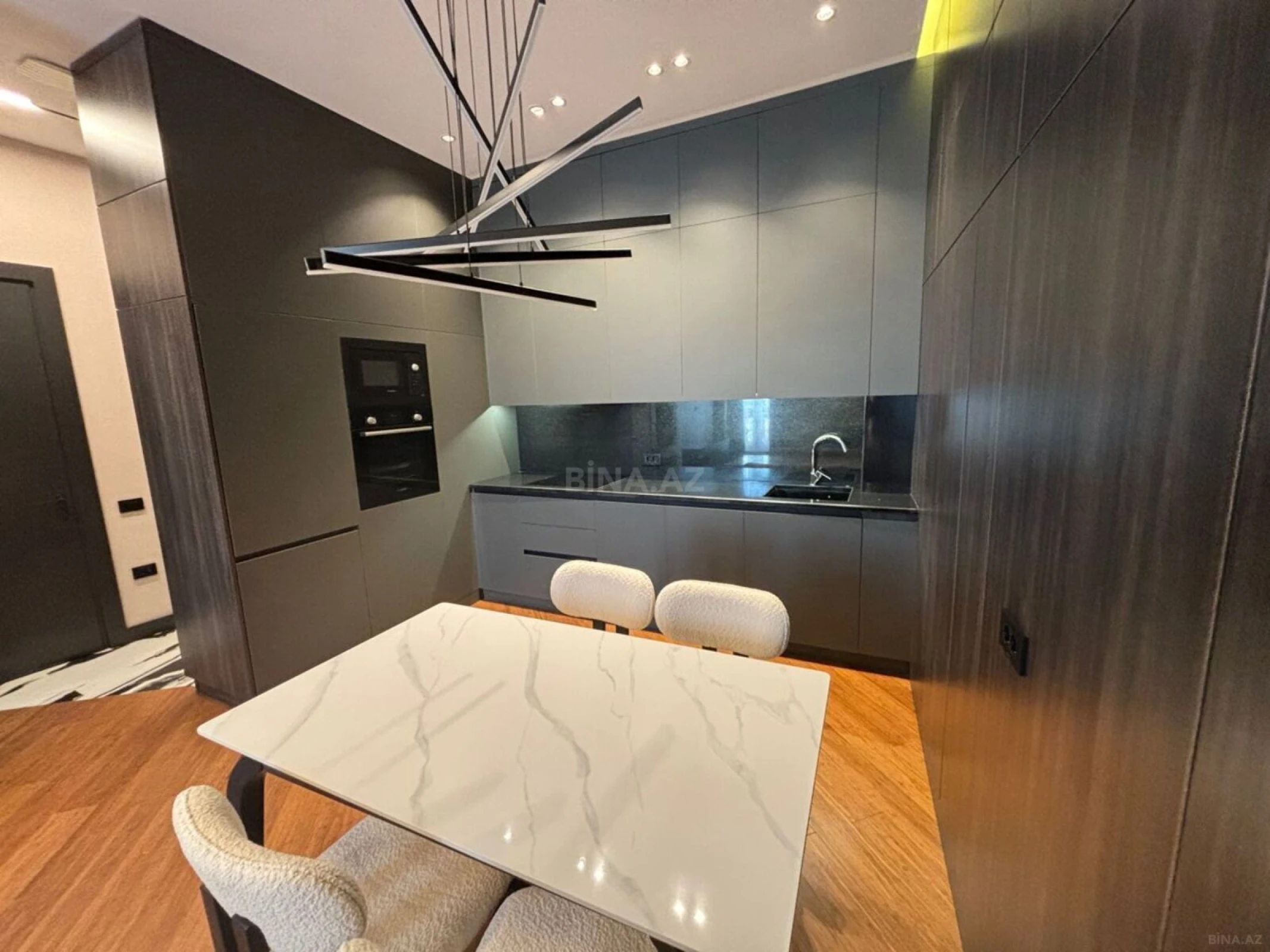 Kirayə verilir 2 otaqlı mənzil 65 m²