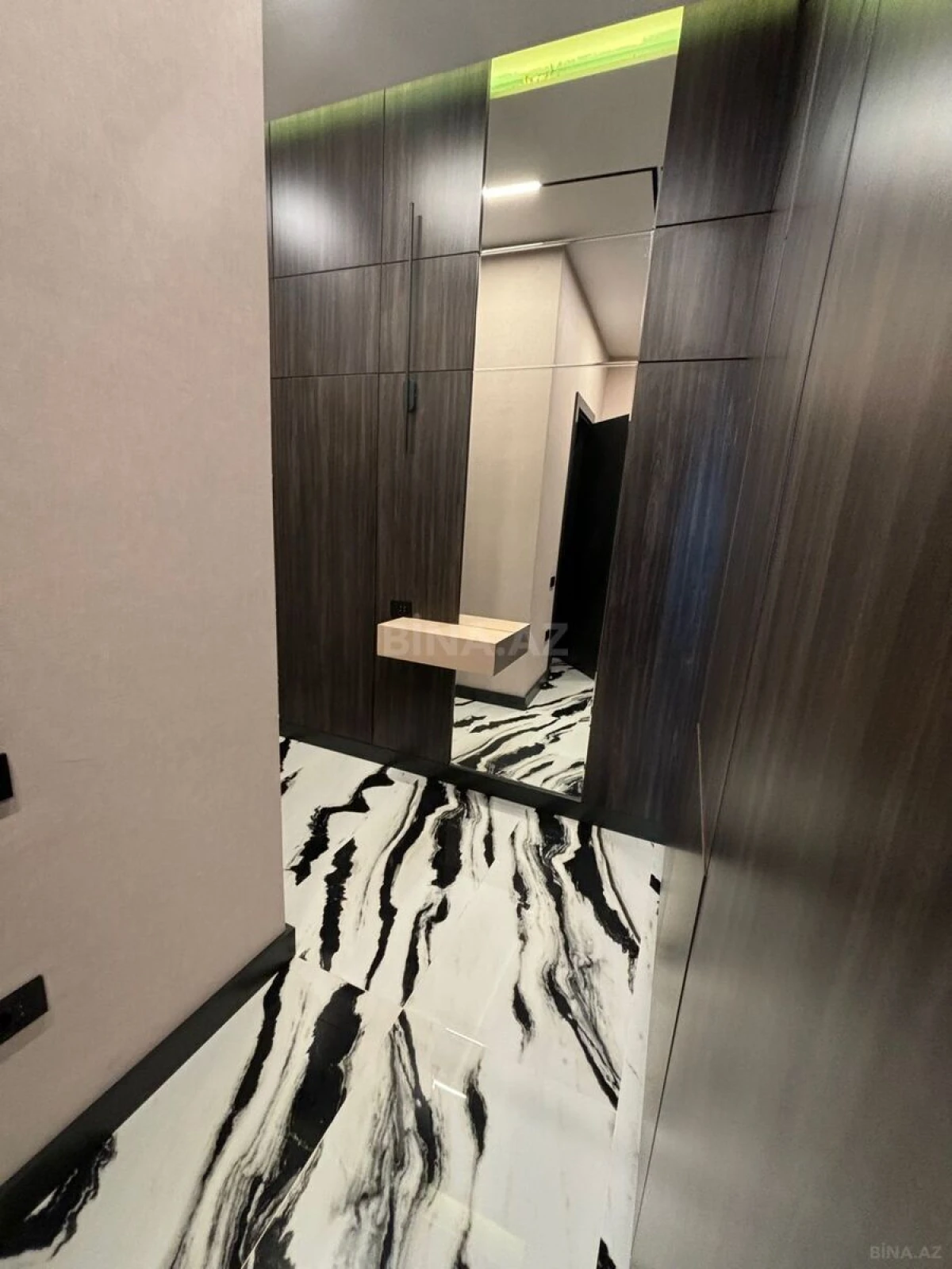 Kirayə verilir 2 otaqlı mənzil 65 m²