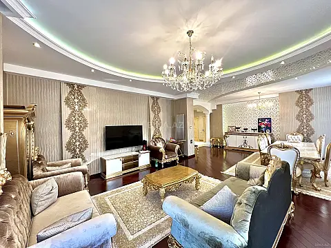 Satılır 4 otaqlı mənzil 217 m² — Bakı 4 otaq 217.00 m²