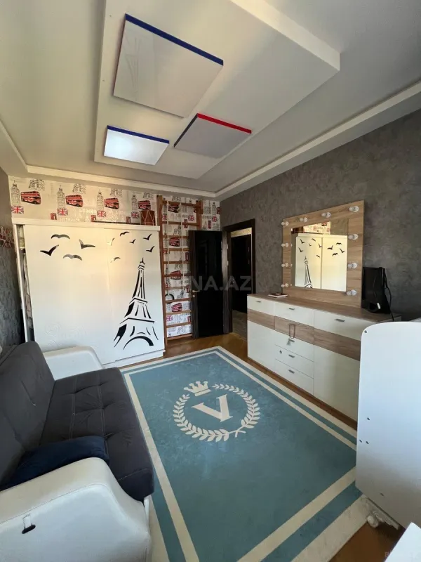 Satılır 5 otaqlı mənzil 240 m²