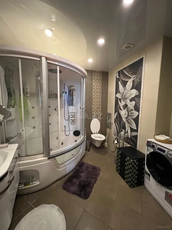 Satılır 5 otaqlı mənzil 240 m²